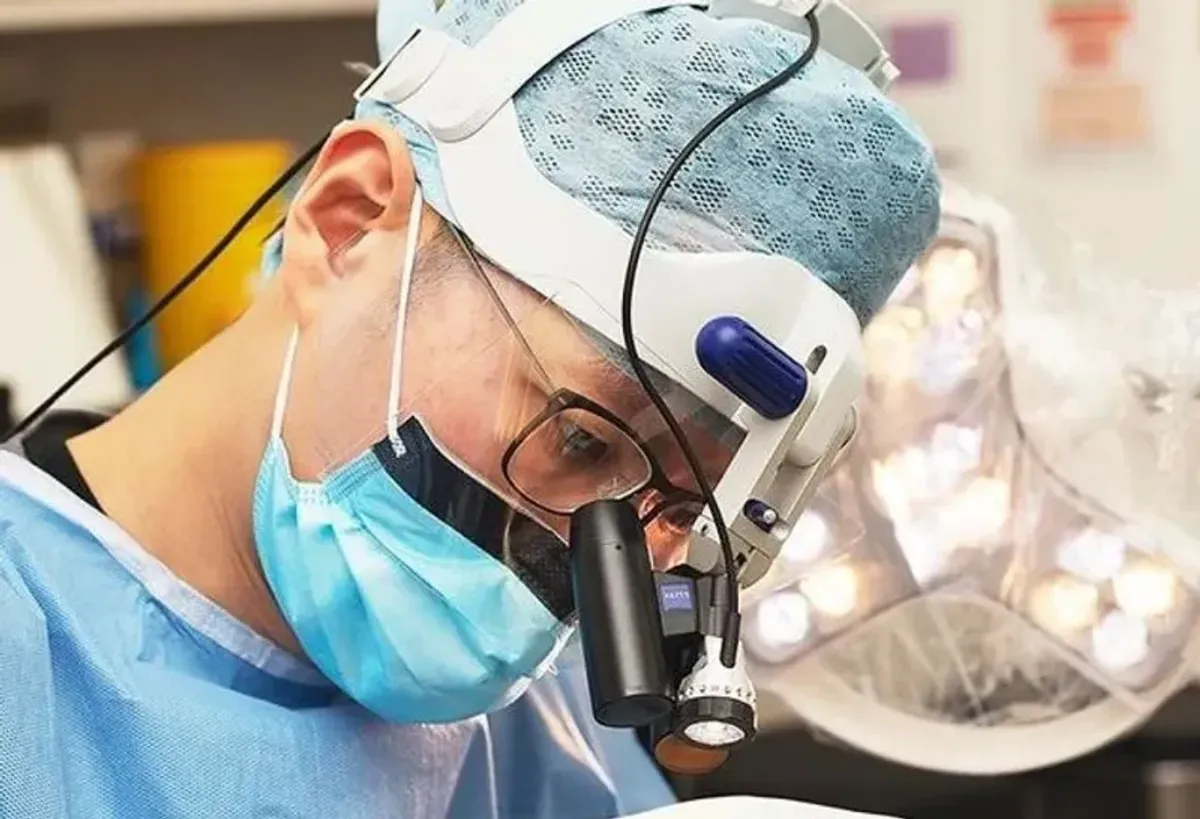 Dr Mark Tam, Londres, Reino Unido