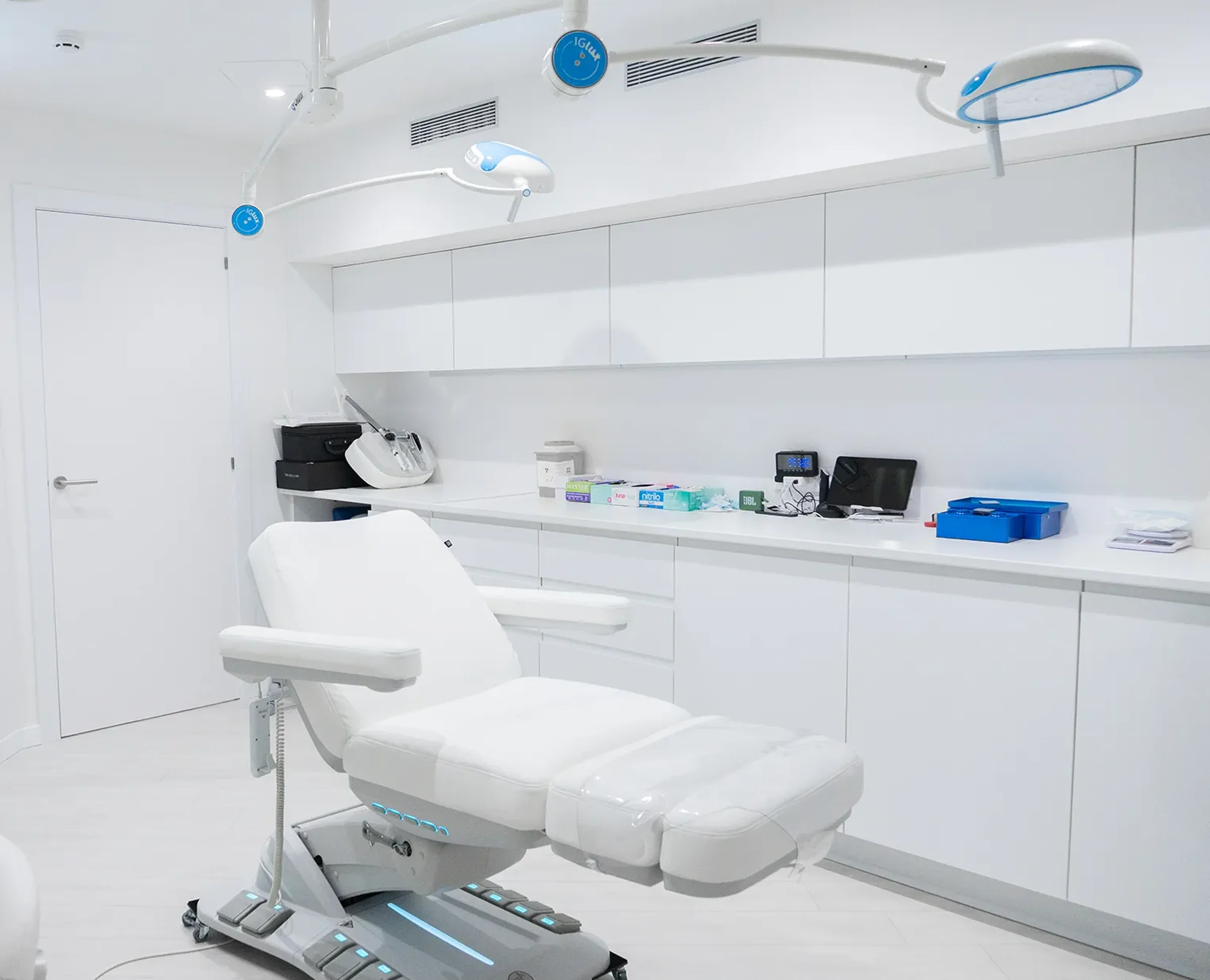 Dr Bruno Jacobovski, Barcelona, Spain - Photo 5